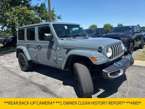 Used 2024 Jeep Wrangler Unlimited Sahara AWD/4WD image 5