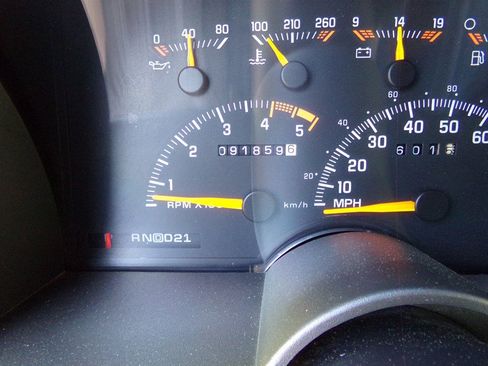 Used 1994 Chevrolet Suburban 4WD image 22