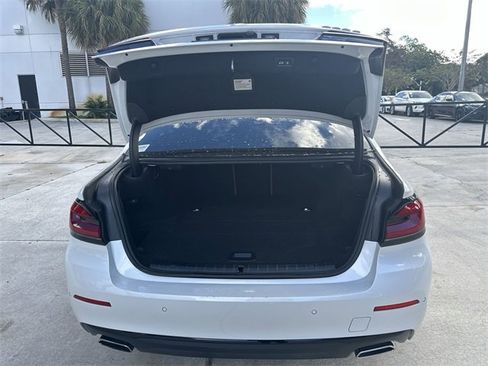 Used 2023 BMW 530e w/ M Sport Package image 22