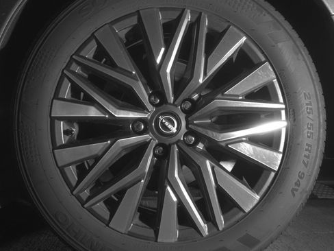 Used 2025 Nissan Altima 2.5 SV image 14