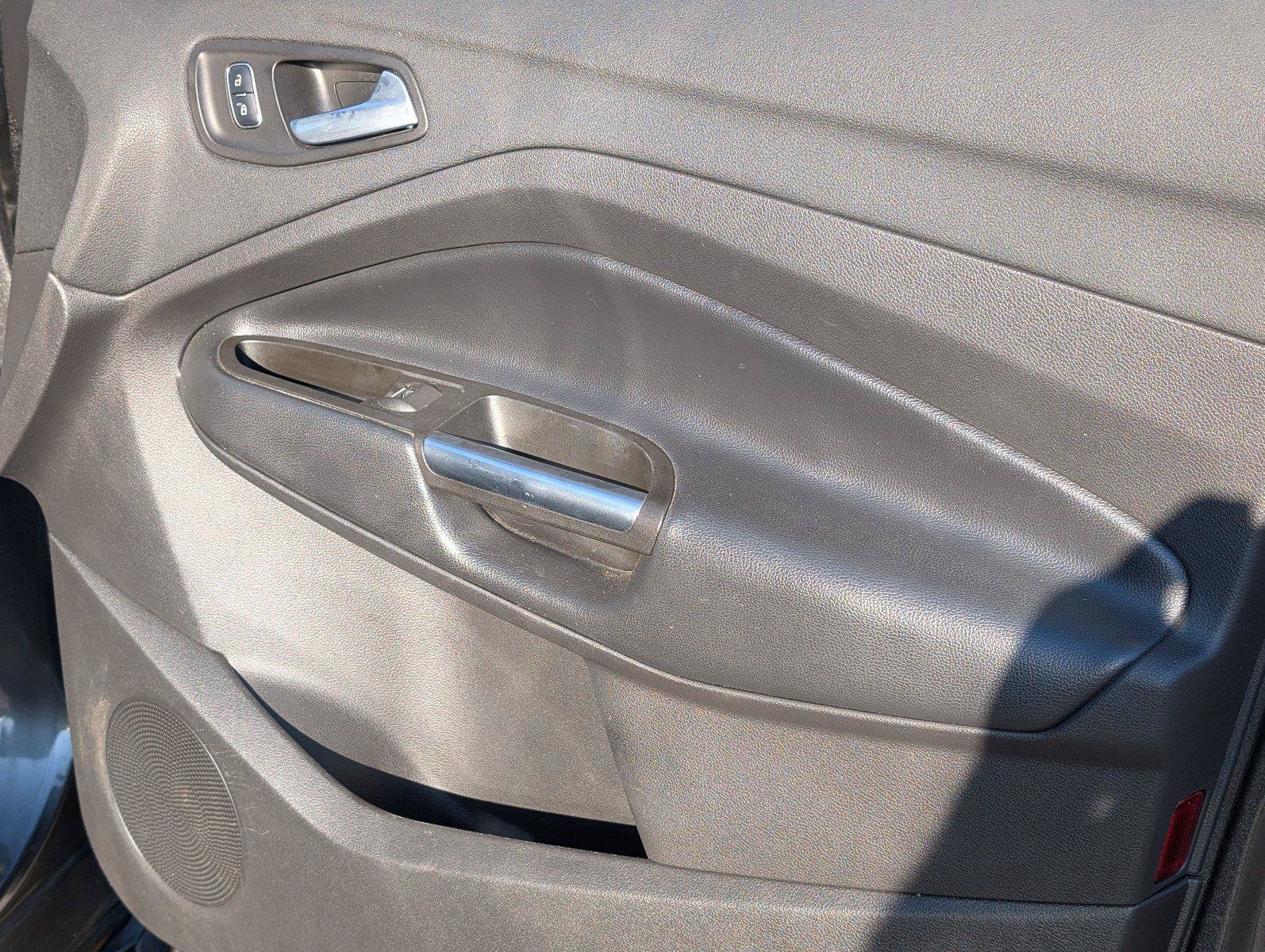 Used 2017 Ford Escape Titanium AWD/4WD image 39