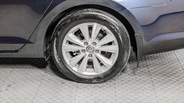 Used 2017 Volkswagen Golf S AWD/4WD image 32