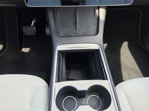 Used 2022 Tesla Model Y Long Range AWD/4WD image 29