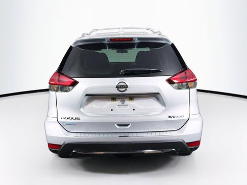 Used 2018 Nissan Rogue SV w/ Premium Package image 7