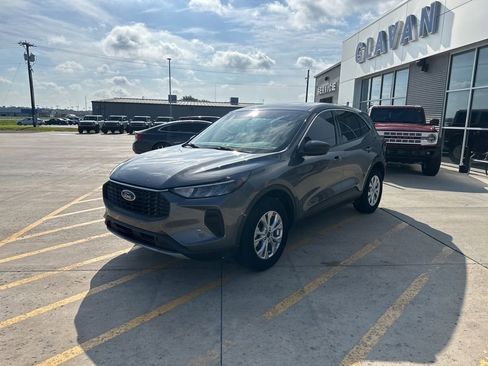 Used 2024 Ford Escape Active w/ Tech Pack #1 AWD/4WD image 3