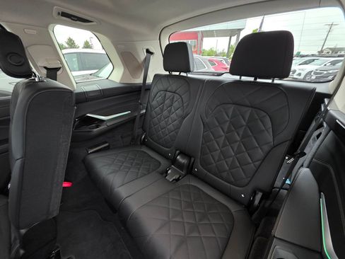 Used 2025 BMW X7 xDrive40i AWD/4WD image 14