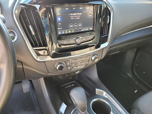 Certified 2023 Chevrolet Traverse LT image 6