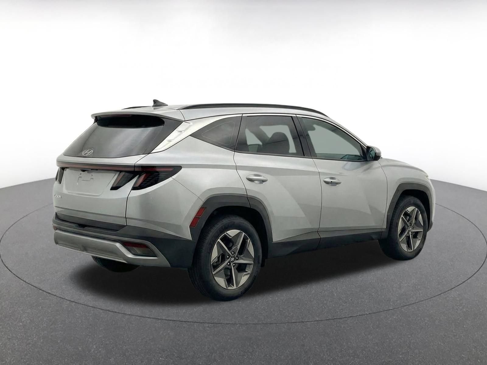 Used 2025 Hyundai Tucson SEL FWD image 8