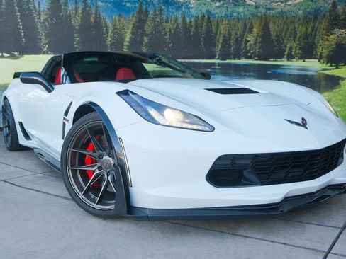 Used 2019 Chevrolet Corvette Grand Sport w/ Carbon Flash Badge Package image 3
