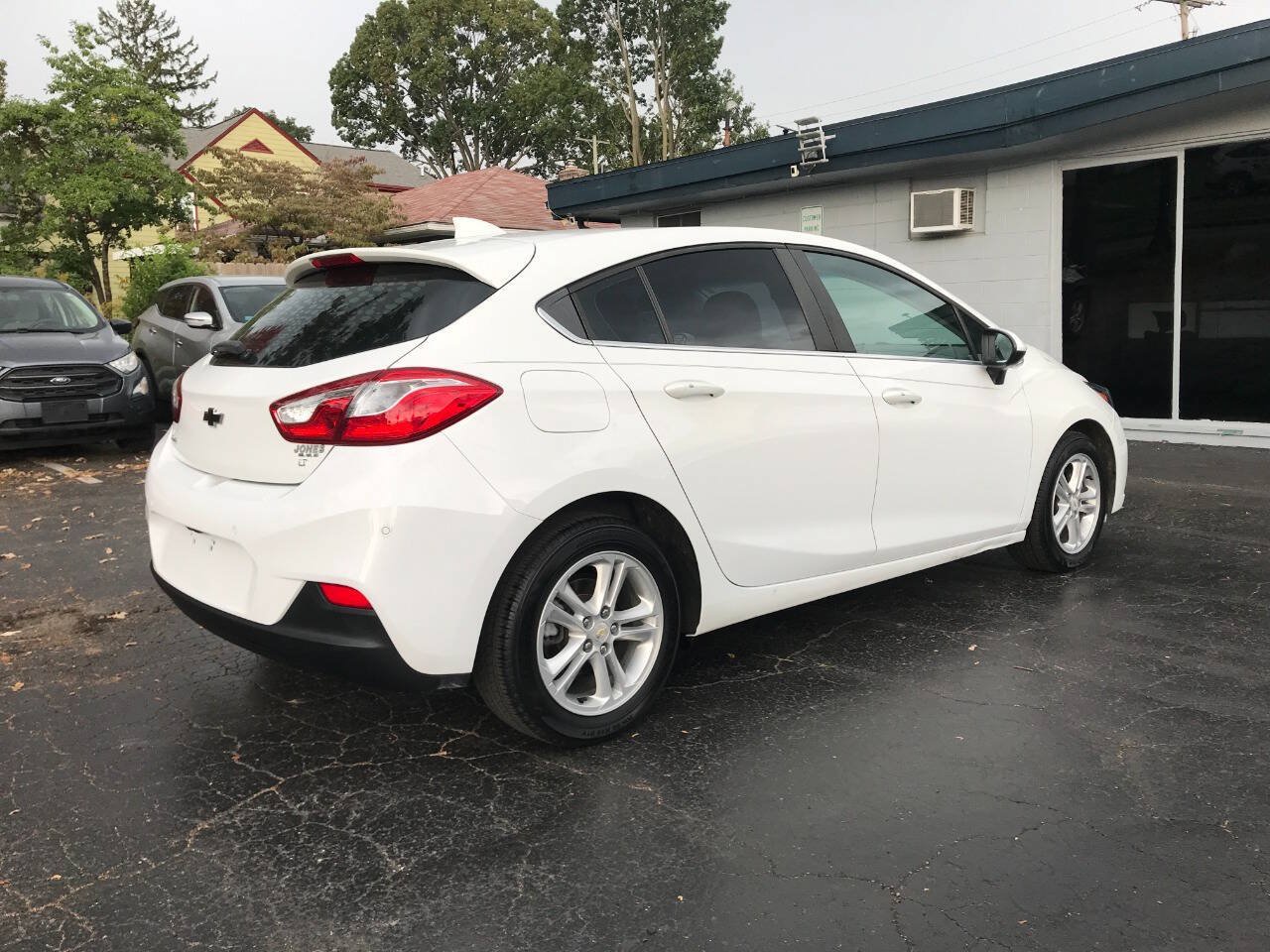 Used 2018 Chevrolet Cruze LT w/ Convenience Package FWD image 7