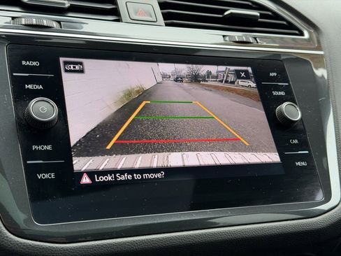 Used 2022 Volkswagen Tiguan SE image 7