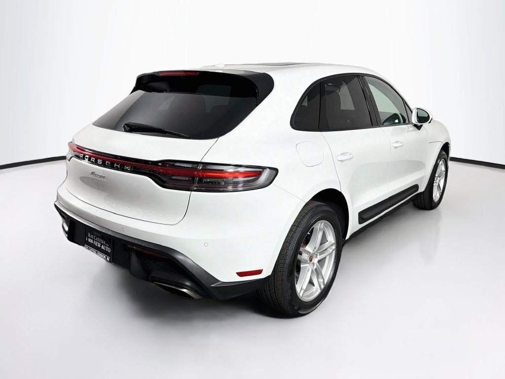 Certified 2023 Porsche Macan AWD/4WD image 9