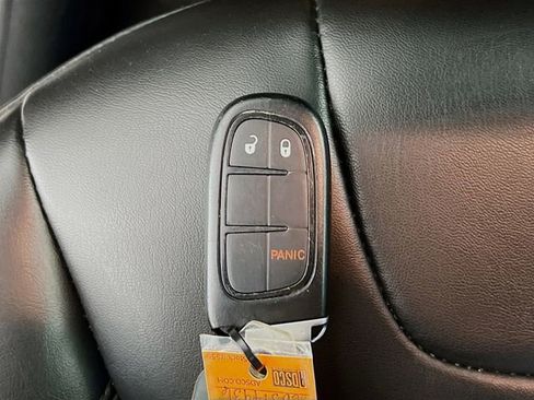 Used 2020 Jeep Cherokee Latitude Plus image 28