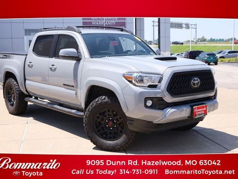 Used 2019 Toyota Tacoma TRD Sport w/ Technology Package AWD/4WD image 1