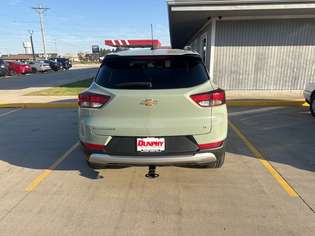 Used 2025 Chevrolet TrailBlazer LT w/ LT Cold Weather Package FWD image 6