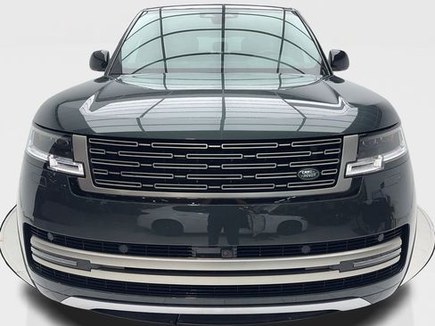 Used 2024 Land Rover Range Rover Long Wheelbase SE image 4