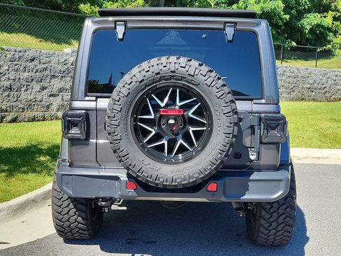 Used 2021 Jeep Wrangler Unlimited Sahara AWD/4WD image 7
