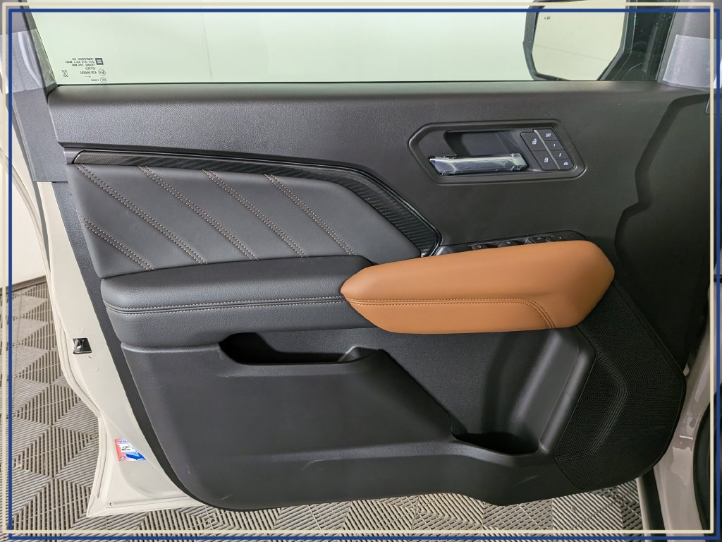 New 2026 GMC Canyon AT4 w/ Technology Plus Package AWD/4WD image 13