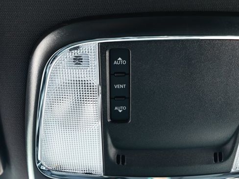 Used 2023 Dodge Charger SXT RWD image 19