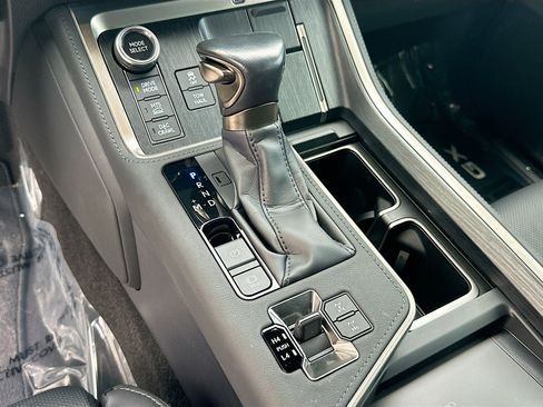 Used 2024 Lexus GX 550 AWD/4WD image 16
