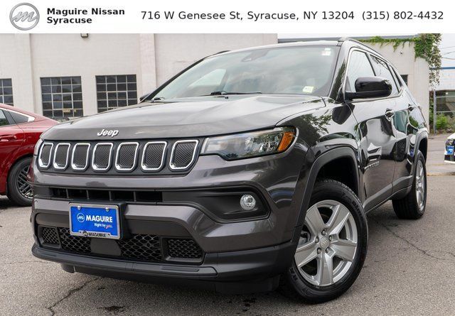 Used 2022 Jeep Compass Latitude w/ Convenience Group AWD/4WD image 1