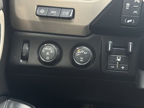 Used 2019 GMC Yukon XL Denali w/ Open Road Package image 29