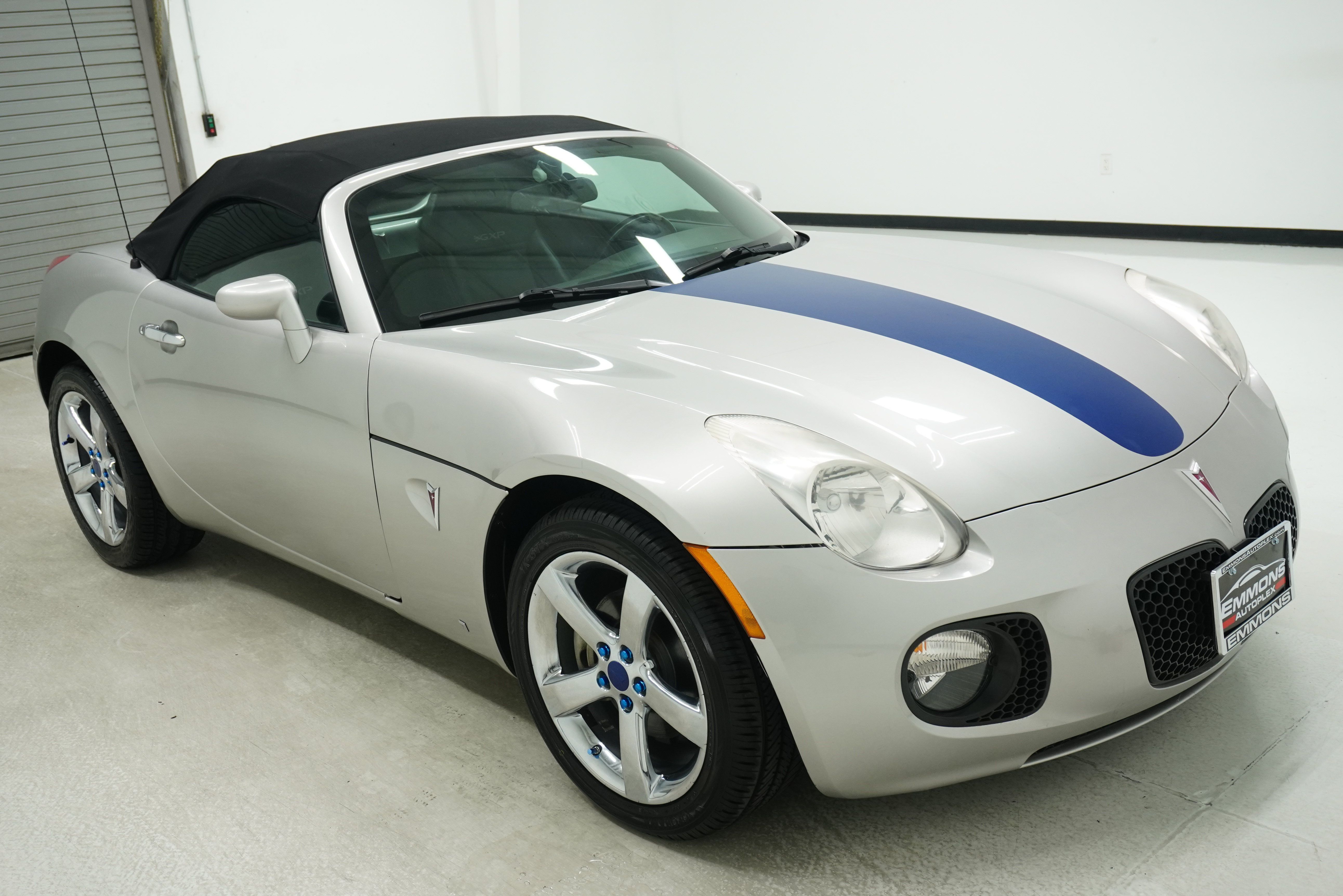 Used 2008 Pontiac Solstice GXP w/ Premium Package RWD image 3
