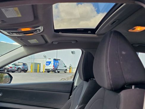 Used 2024 Hyundai Elantra SEL w/ Convenience Package image 17