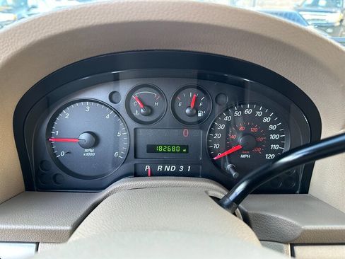 Used 2005 Ford Freestar SE image 18