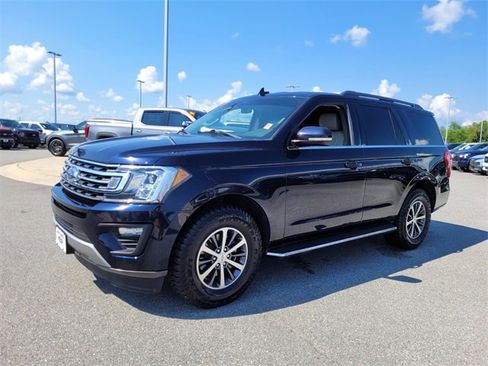 Used 2021 Ford Expedition XLT image 3