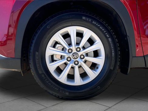 Used 2025 Toyota Grand Highlander XLE FWD image 11