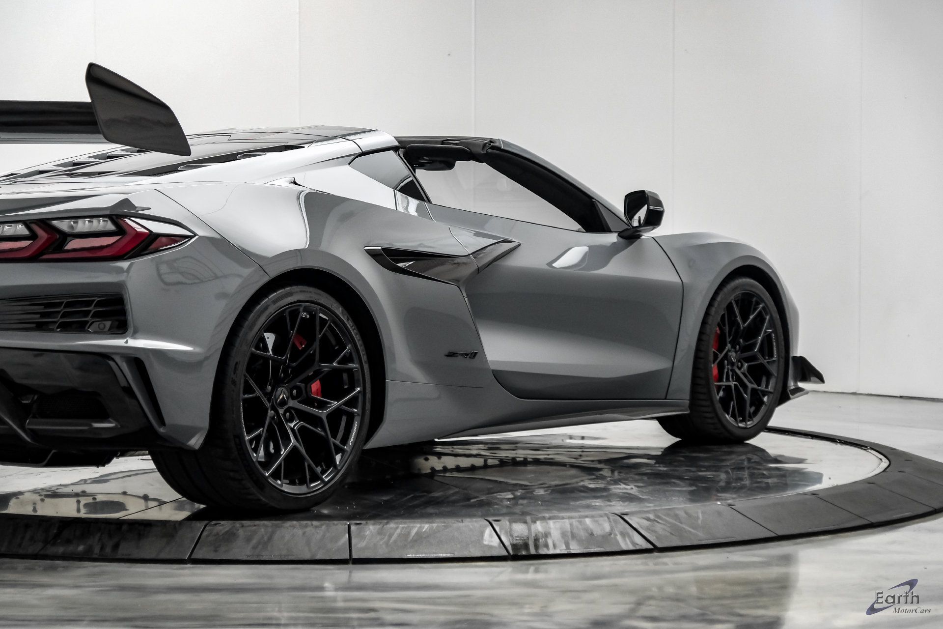 Used 2025 Chevrolet Corvette ZR1 w/ ZR1 Carbon Fiber Aero Package RWD image 26