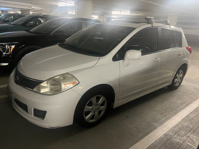 Used 2009 Nissan Versa Hatchback w/ Sport Pkg FWD image 1