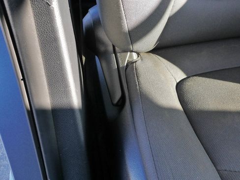 Used 2021 Toyota Corolla LE image 12