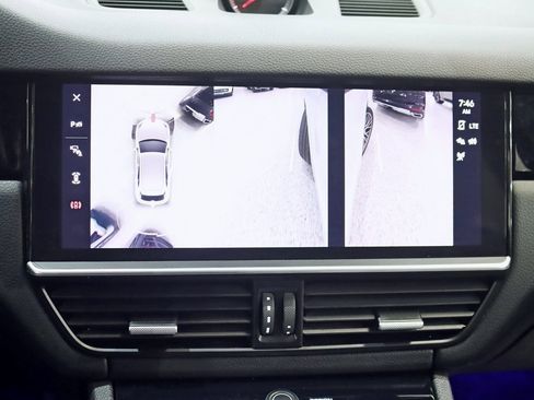 Used 2022 Porsche Cayenne Platinum Edition image 22