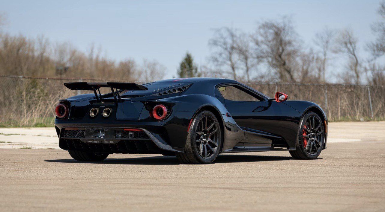 Used 2019 Ford GT RWD image 3