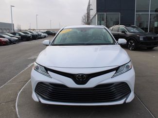 Used 2019 Toyota Camry XLE video 2