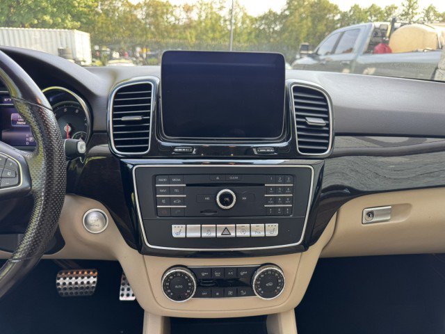 Used 2019 Mercedes-Benz GLE 400 4MATIC image 28