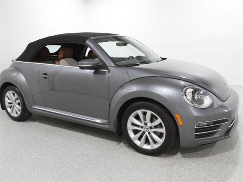 Used 2017 Volkswagen Beetle 1.8T Classic image 2