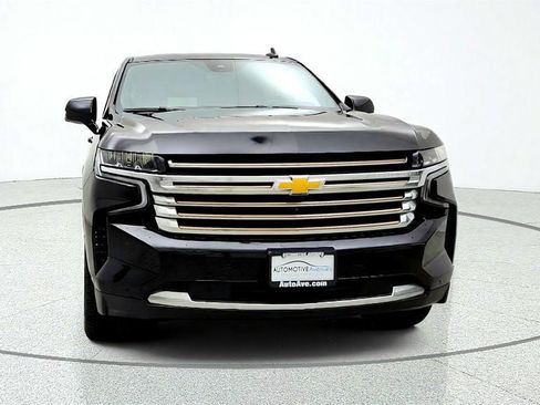 Used 2023 Chevrolet Suburban High Country w/ Advanced Technology Package AWD/4WD image 2