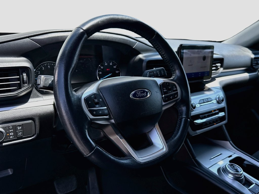 Used 2022 Ford Explorer XLT AWD/4WD image 11