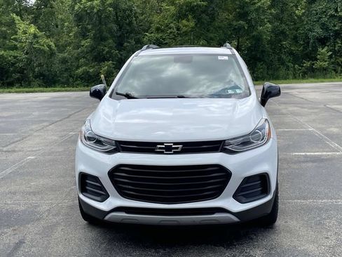 Used 2018 Chevrolet Trax LT w/ Sun & Sound Package AWD/4WD image 9
