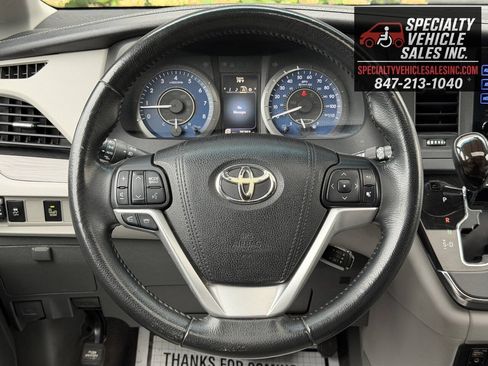 Used 2015 Toyota Sienna XLE FWD image 36