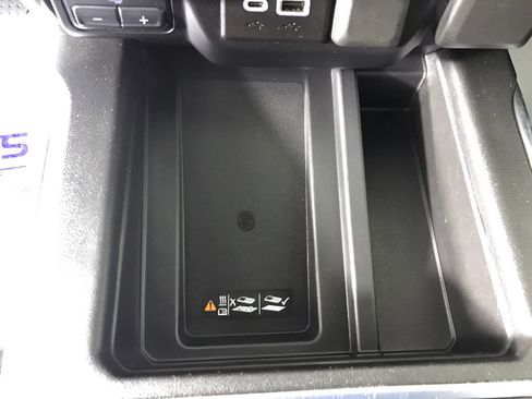 Used 2022 Chevrolet Silverado 2500 High Country w/ Safety Package II image 42