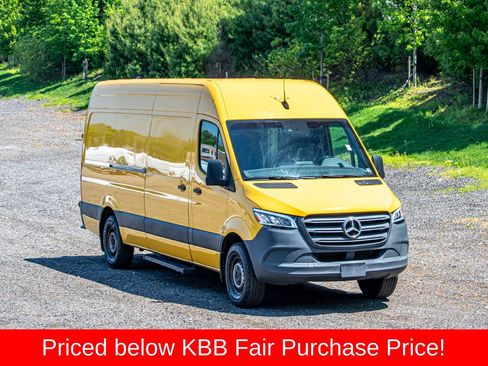 Used 2021 Mercedes-Benz Sprinter 2500 image 12