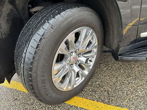 Certified 2025 GMC Yukon Denali image 3