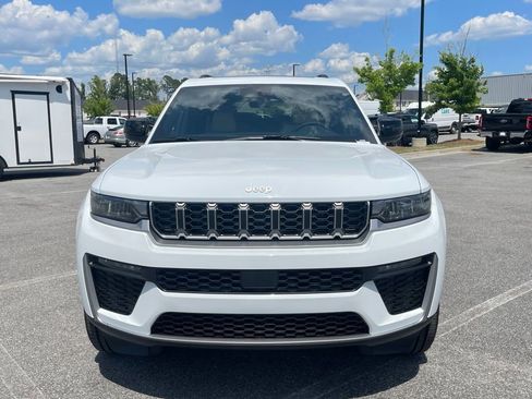 Used 2026 Jeep Grand Cherokee L Limited w/ Trailer Tow Package RWD image 16