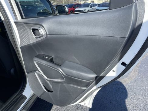 Certified 2023 Kia Soul LX w/ Option Group 015 image 21