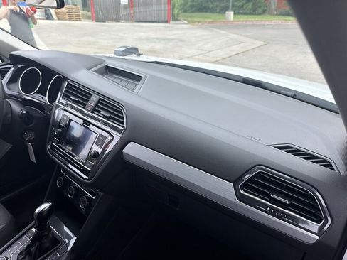 Used 2018 Volkswagen Tiguan S w/ 3rd Row Seat Package AWD/4WD image 25