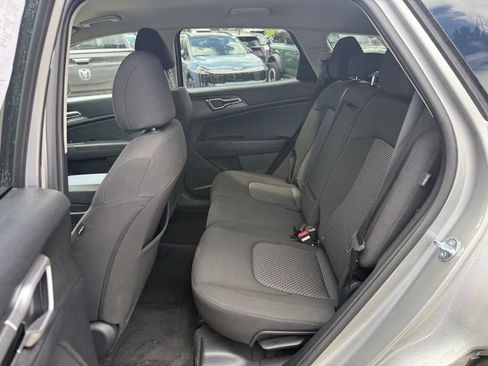 Used 2025 Kia Sportage LX image 9